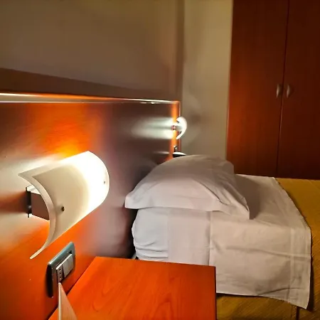 Derby Hotel 3*